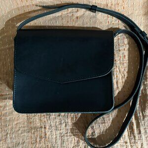 Portland Leather EUC The Hawthorne Bag